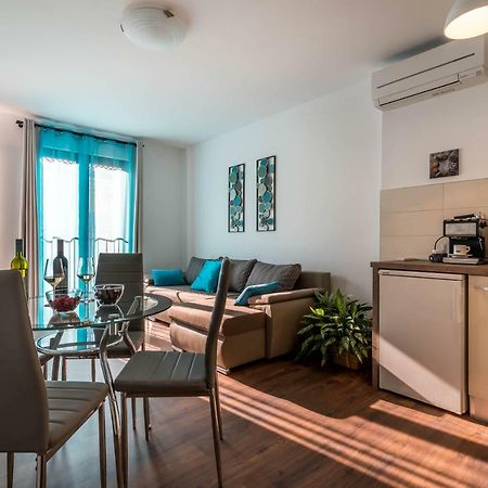 City Market Apartments Пула Экстерьер фото