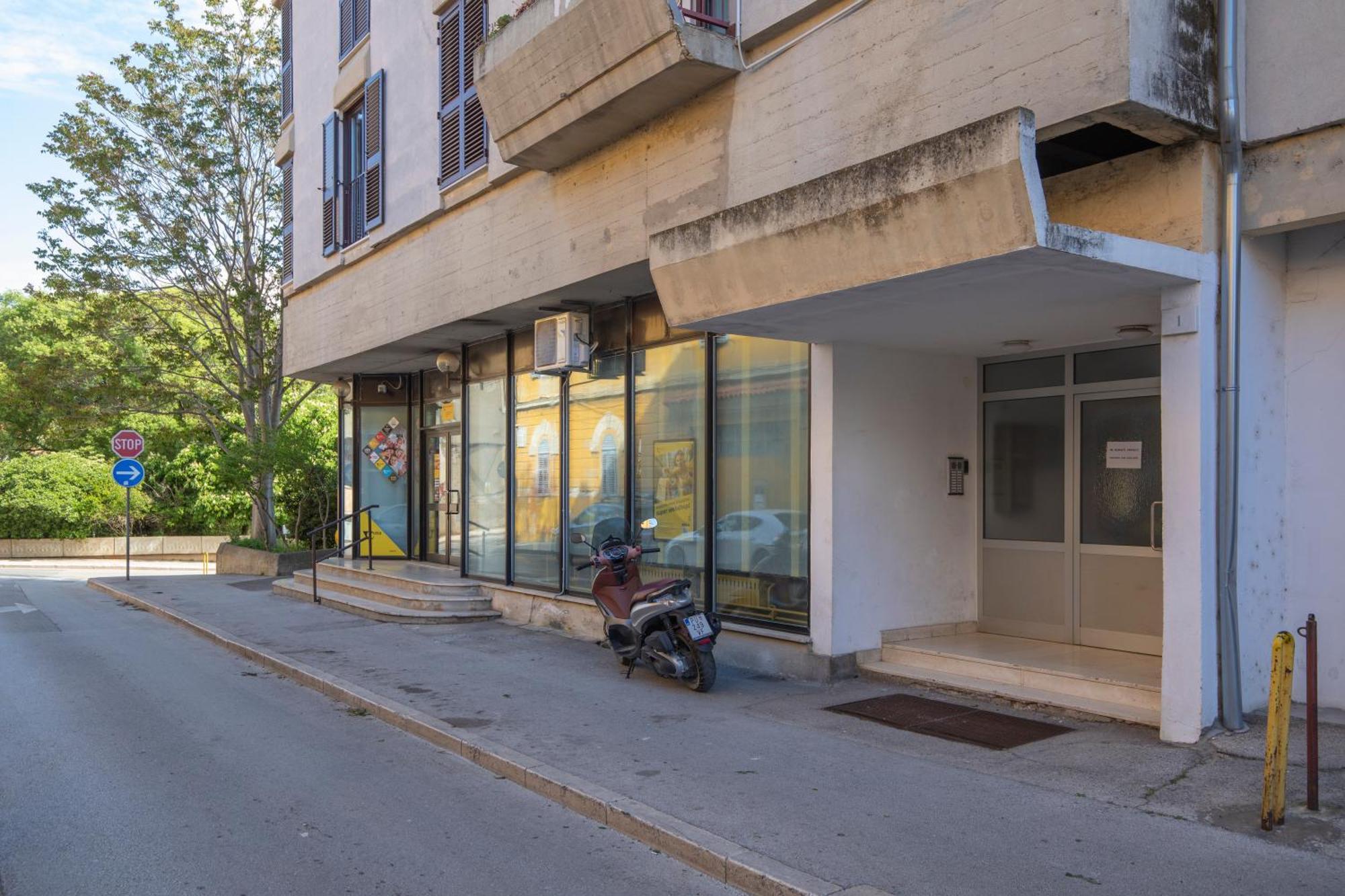 City Market Apartments Пула Экстерьер фото