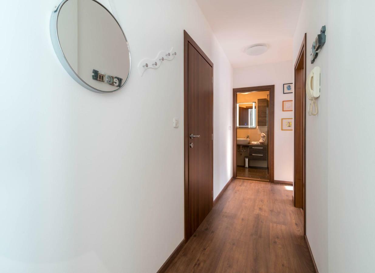 City Market Apartments Пула Экстерьер фото