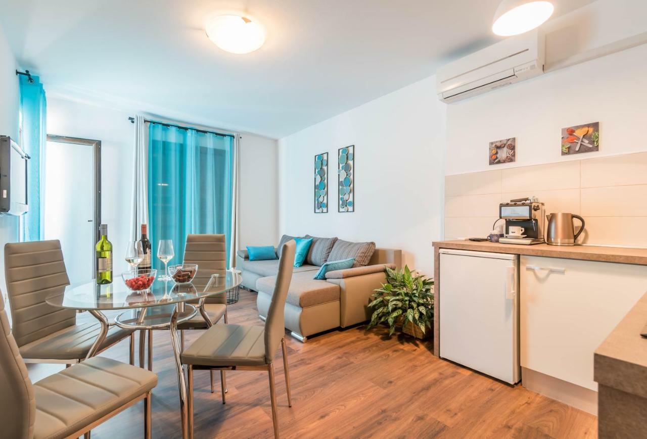 City Market Apartments Пула Экстерьер фото